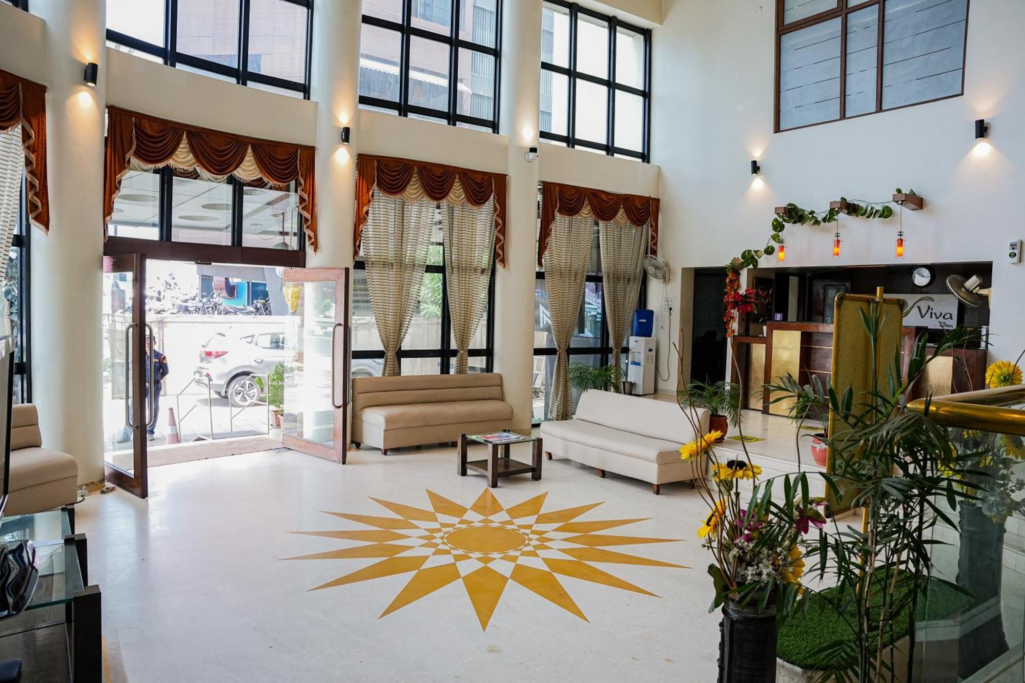Hotel Viva Inn Yerandwane Exterior photo